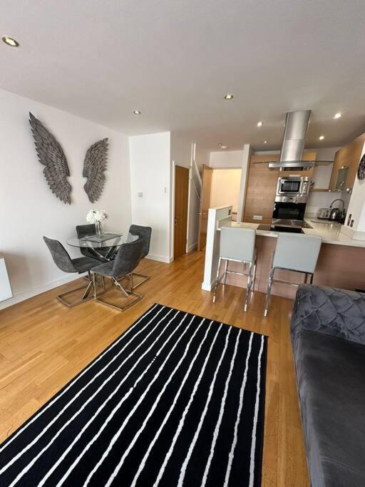 Two Br Flat 5 Mins Walk From London Eye G96 Apartment Luaran gambar